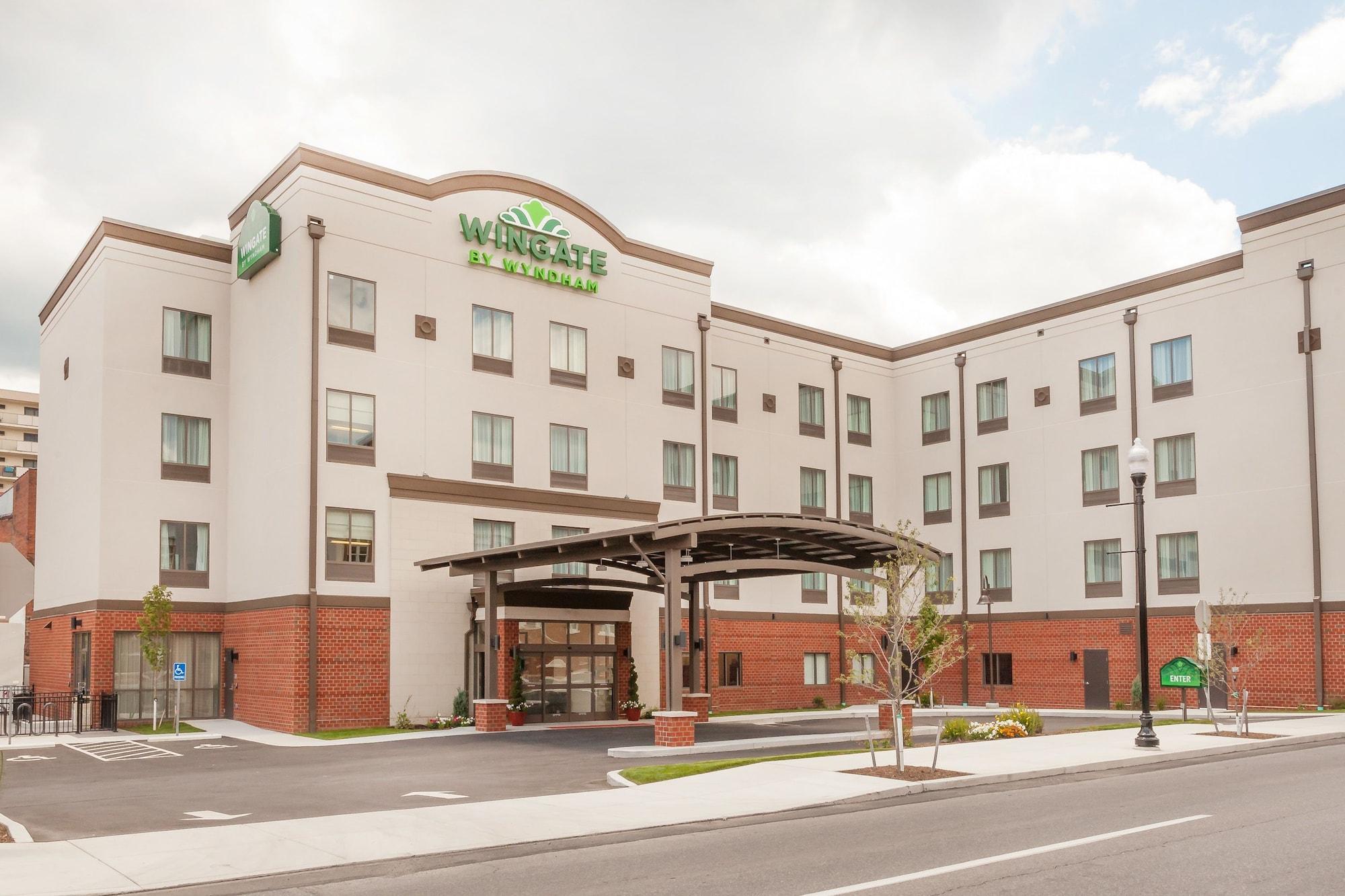 Wingate By Wyndham Altoona Downtown/Medical Center Hotel Bagian luar foto