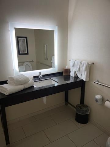 Wingate By Wyndham Altoona Downtown/Medical Center Hotel Bagian luar foto