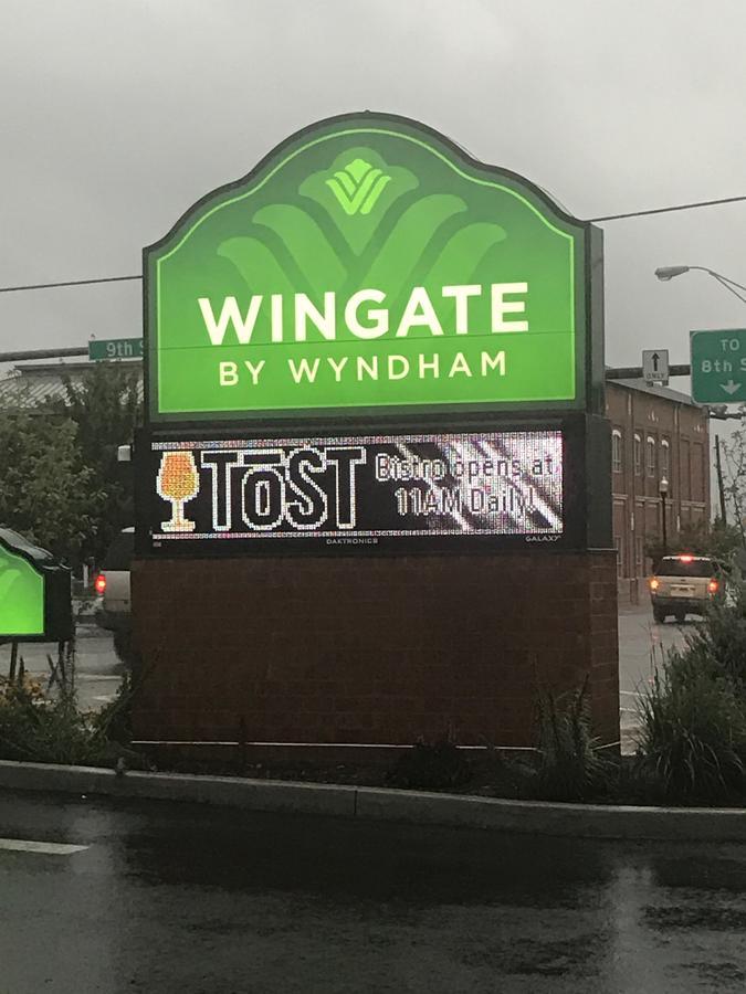 Wingate By Wyndham Altoona Downtown/Medical Center Hotel Bagian luar foto